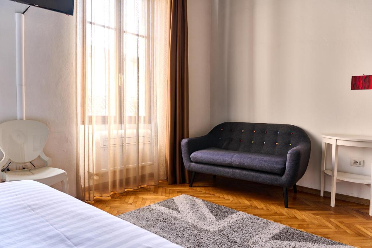 Al Cavour 34 Bed and Breakfast Trente Buitenkant foto