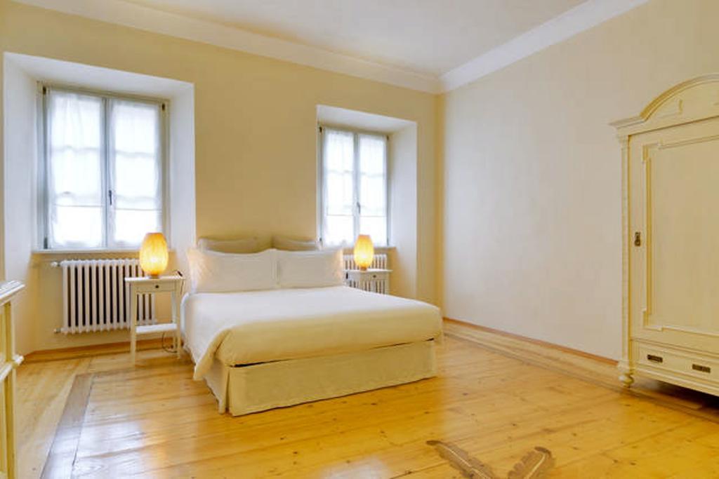 Al Cavour 34 Bed and Breakfast Trente Buitenkant foto