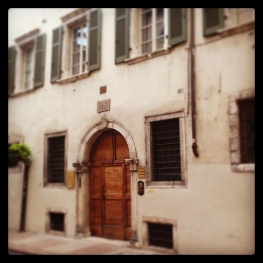 Al Cavour 34 Bed and Breakfast Trente Buitenkant foto