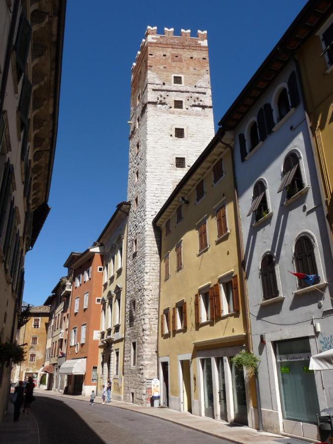Al Cavour 34 Bed and Breakfast Trente Buitenkant foto